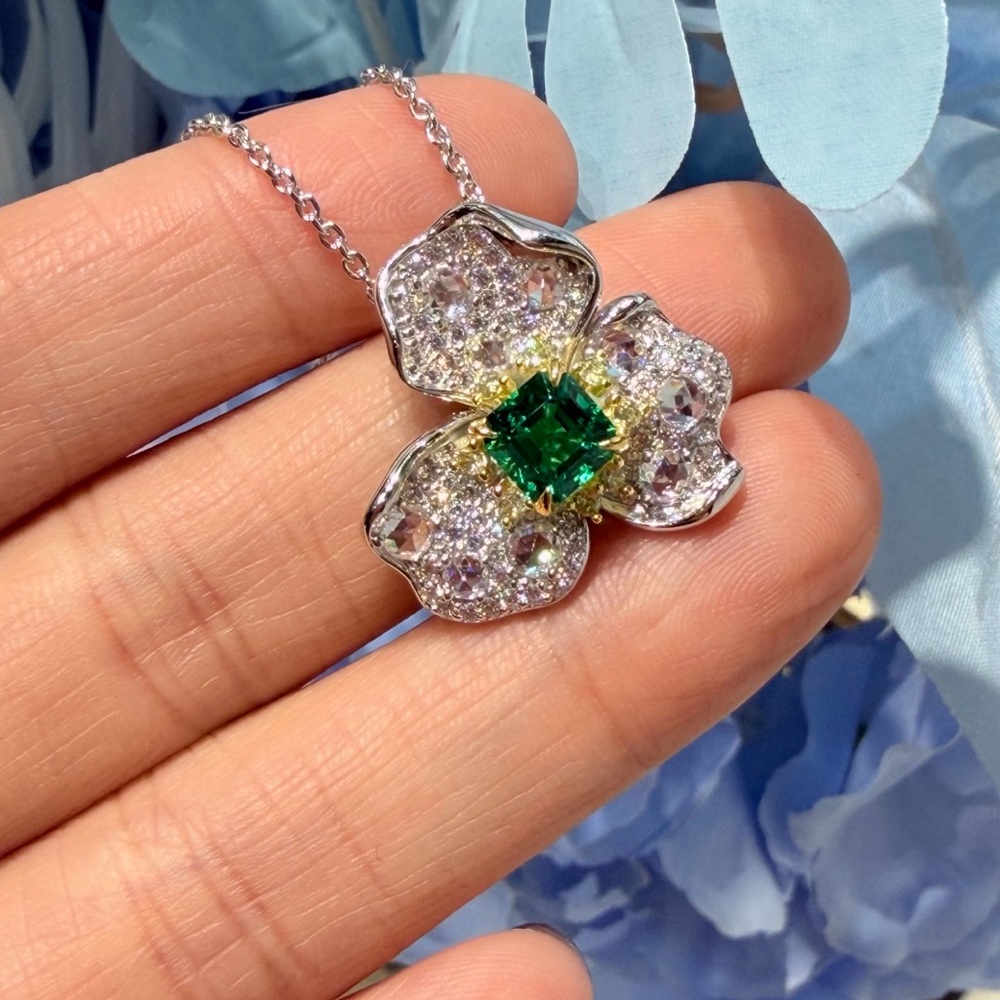 Emerald Clover Statement Necklace – 925 Sterling Silver – Sparkling Pavé Design